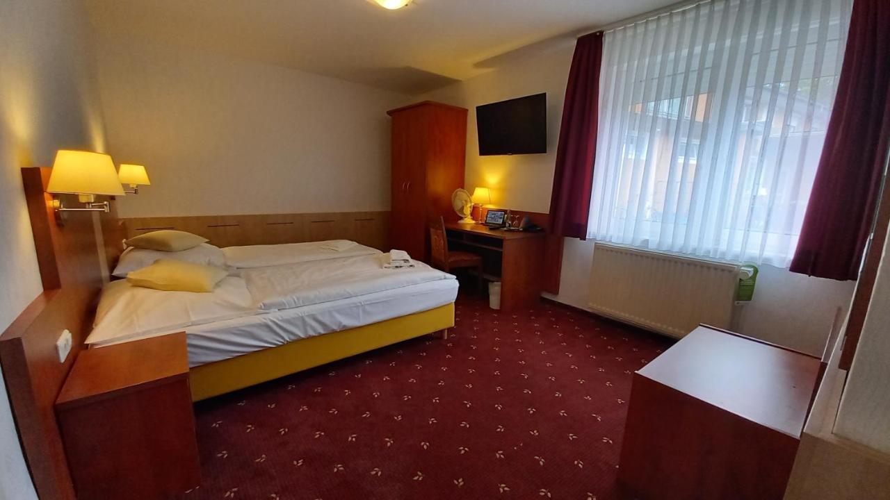 Kraeuterhotel & Restaurant Heidejaeger Mulmshorn Esterno foto