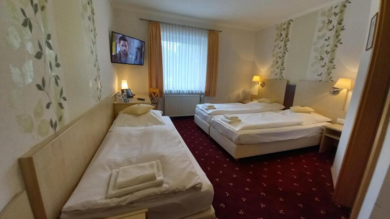 Kraeuterhotel & Restaurant Heidejaeger Mulmshorn Esterno foto
