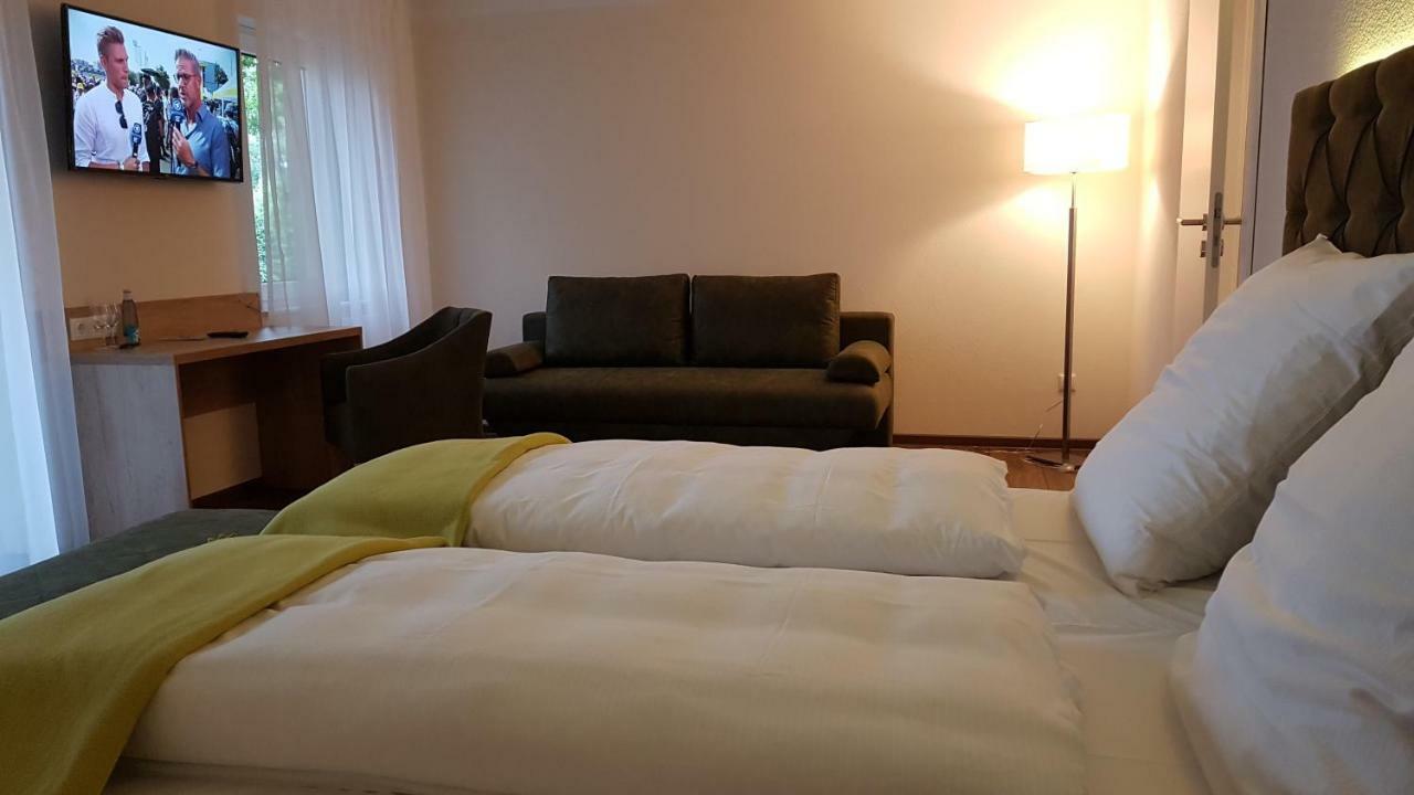 Kraeuterhotel & Restaurant Heidejaeger Mulmshorn Esterno foto
