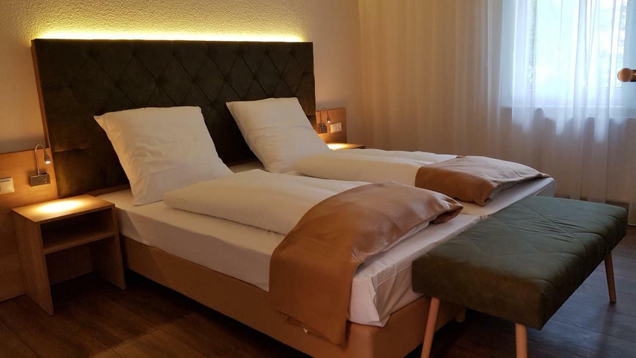 Kraeuterhotel & Restaurant Heidejaeger Mulmshorn Esterno foto