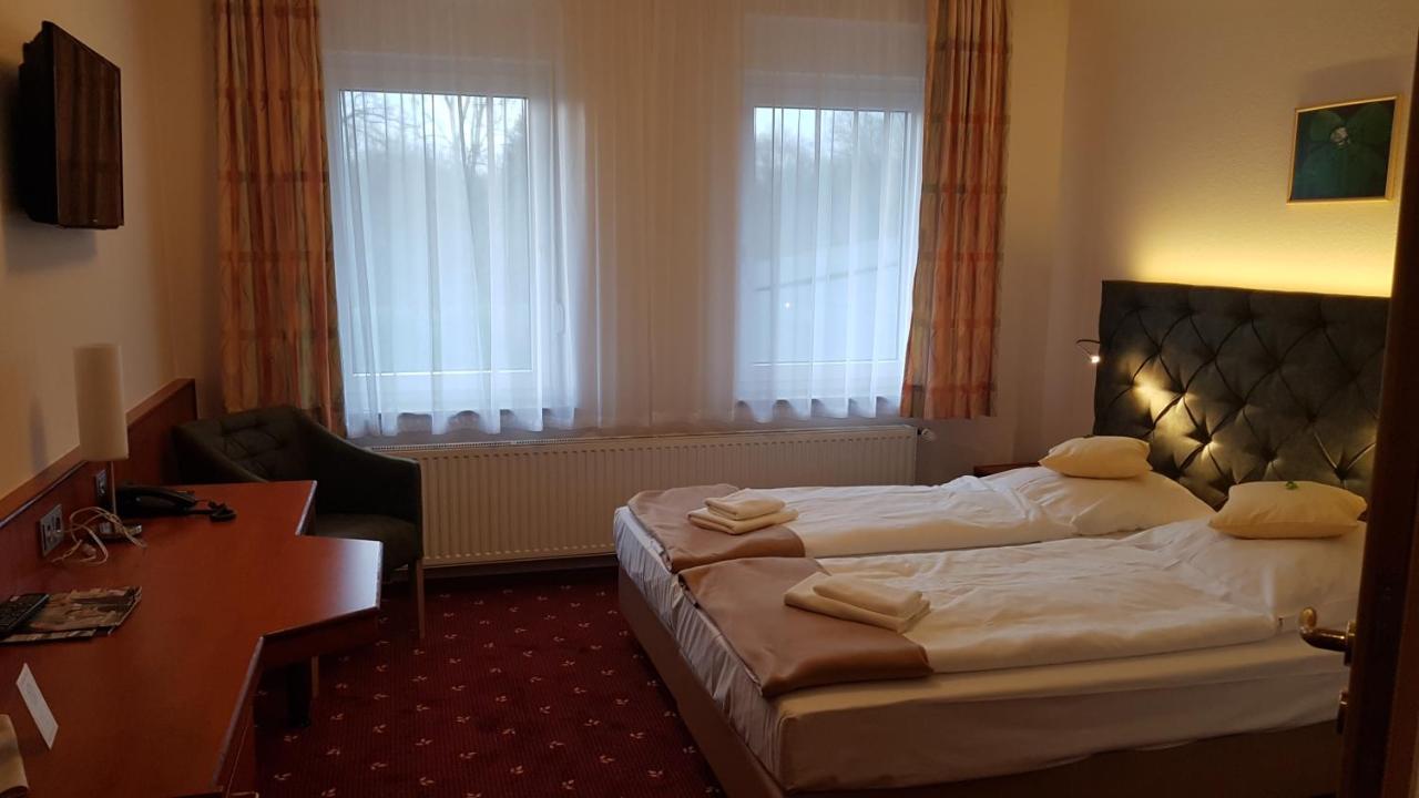 Kraeuterhotel & Restaurant Heidejaeger Mulmshorn Esterno foto